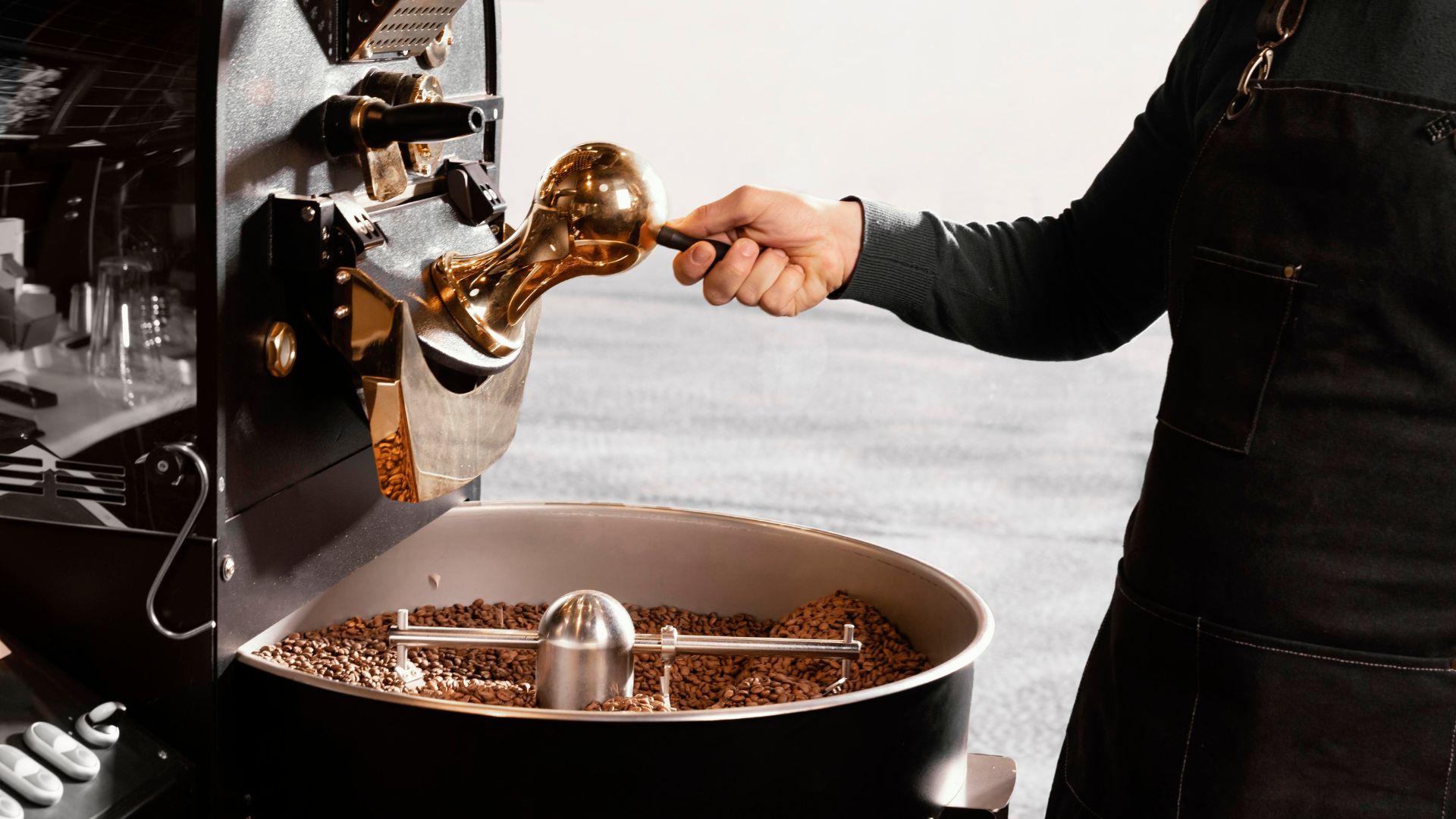 professional coffee roasting methods used in modern roasteries